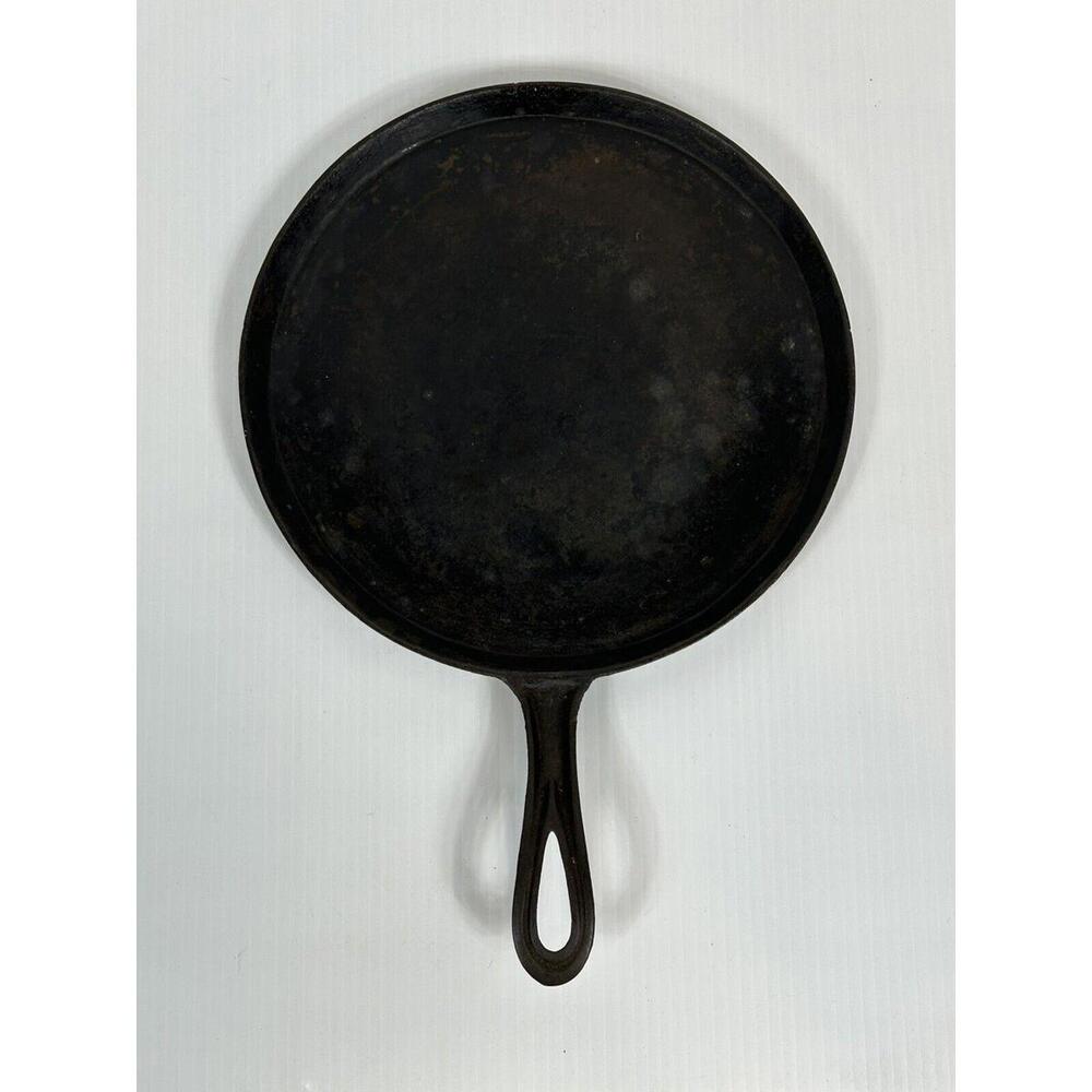 Antique 1880's 10 1/2in Cast Iron Griddle #8 Unmarked Heat Ring
